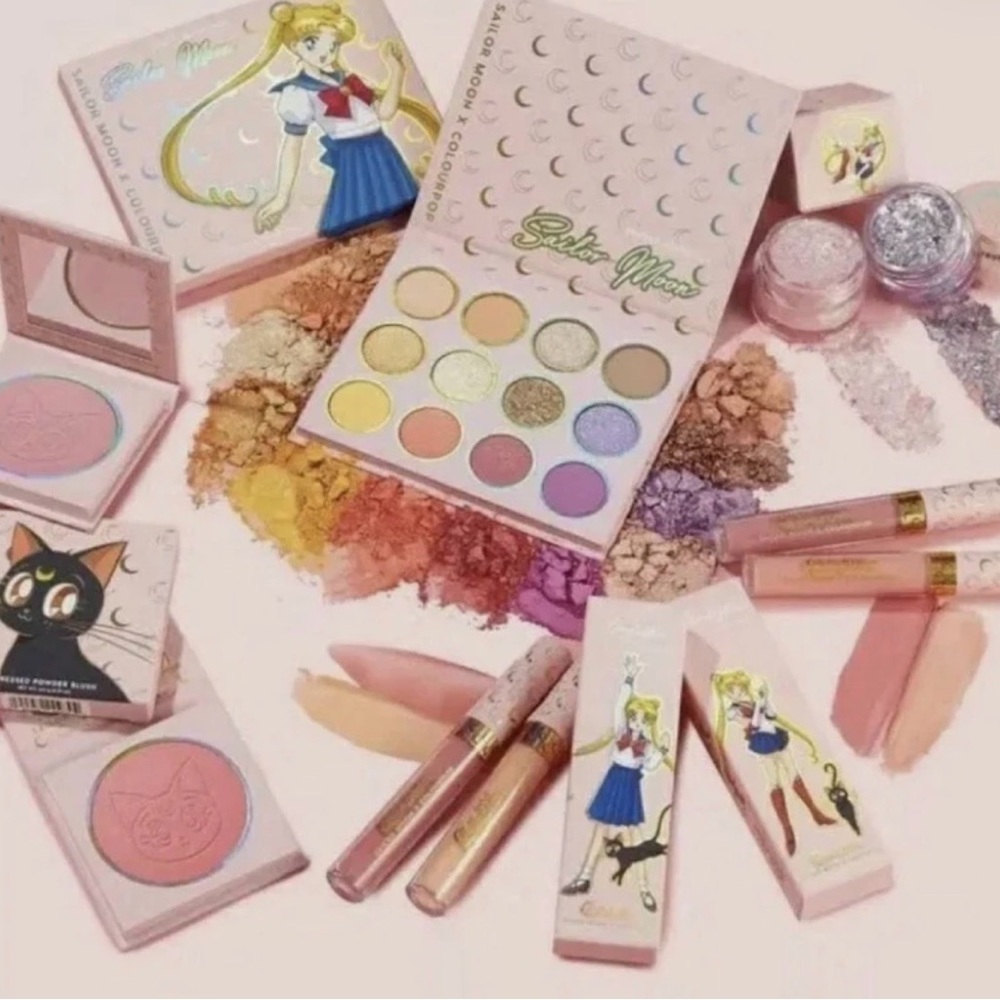 Sailor Moon x Eyeshadow Palette & Lip Gloss Set — Pink